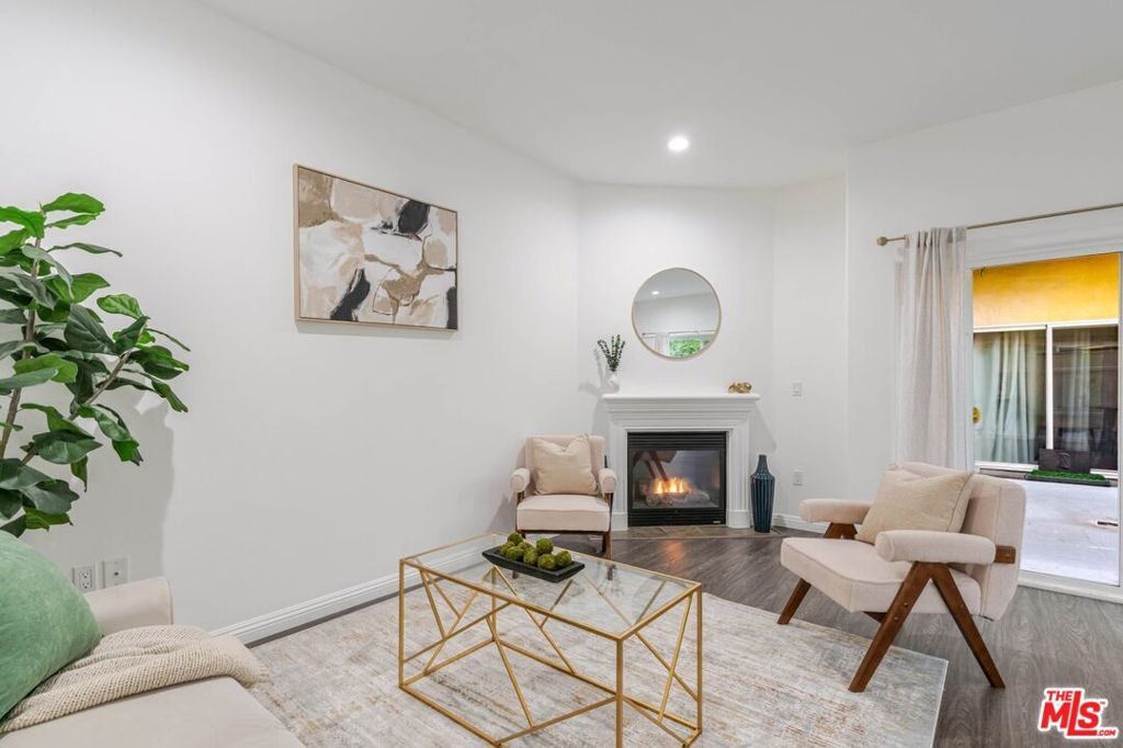 Photo of 5521 Kester Avenue #7, Sherman Oaks, CA 91411 (MLS # 25621507)