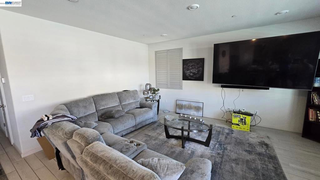 10007 Baltisan Ln