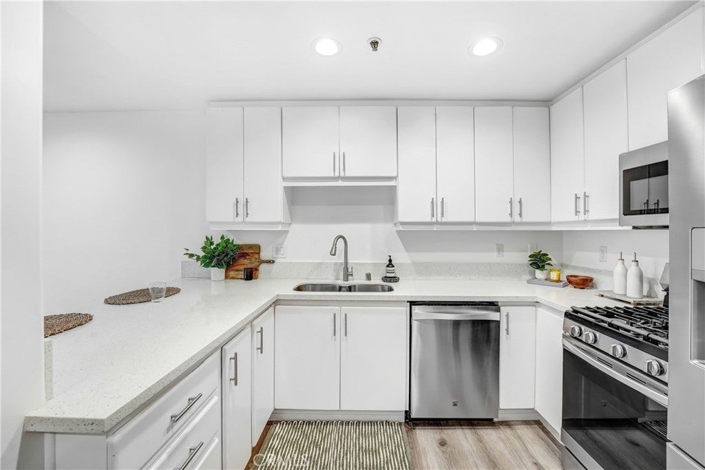 335 S Sierra Madre 203B