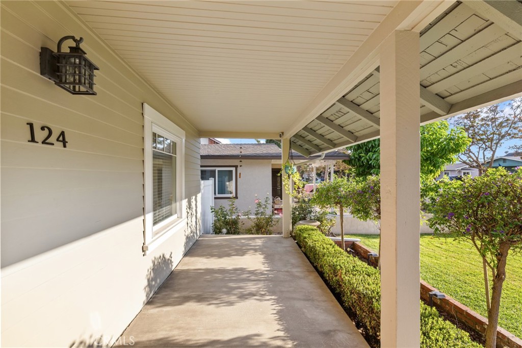 124 N Valencia Street