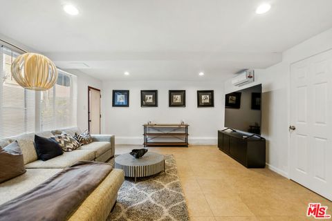 Photo of 917 North Curson Ave Ave #21, Los Angeles, CA 90046 (MLS # 25589555) Photo of 917 North Curson Ave Ave #21, Los Angeles, CA 90046 (MLS # 25589555)