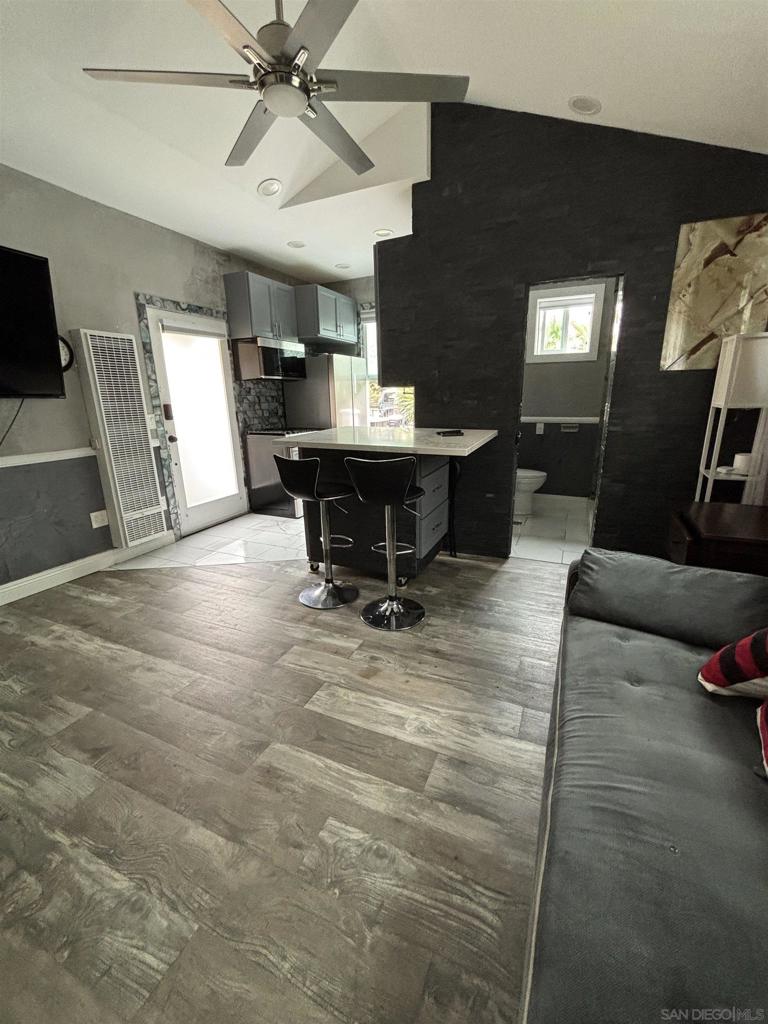 Pacific Beach - Residential Income