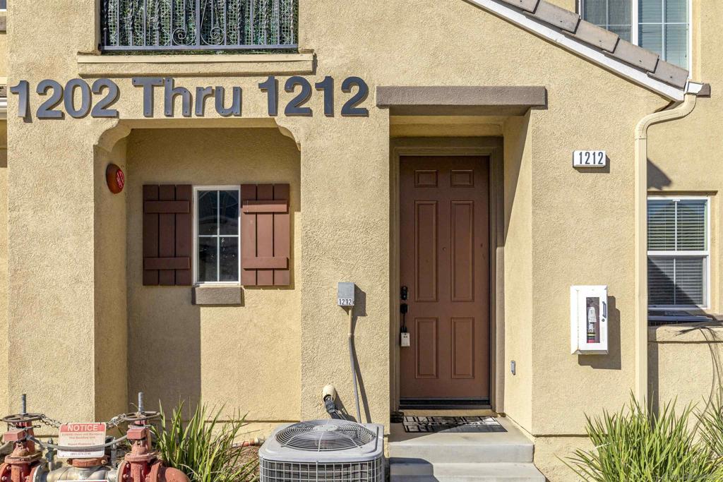 1800 E Lakeshore 1212