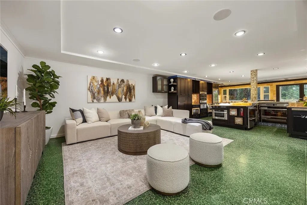 Anaheim Hills, California 92807, United States, 4 Bedrooms Bedrooms, ,4 BathroomsBathrooms,Residential,Active,244360