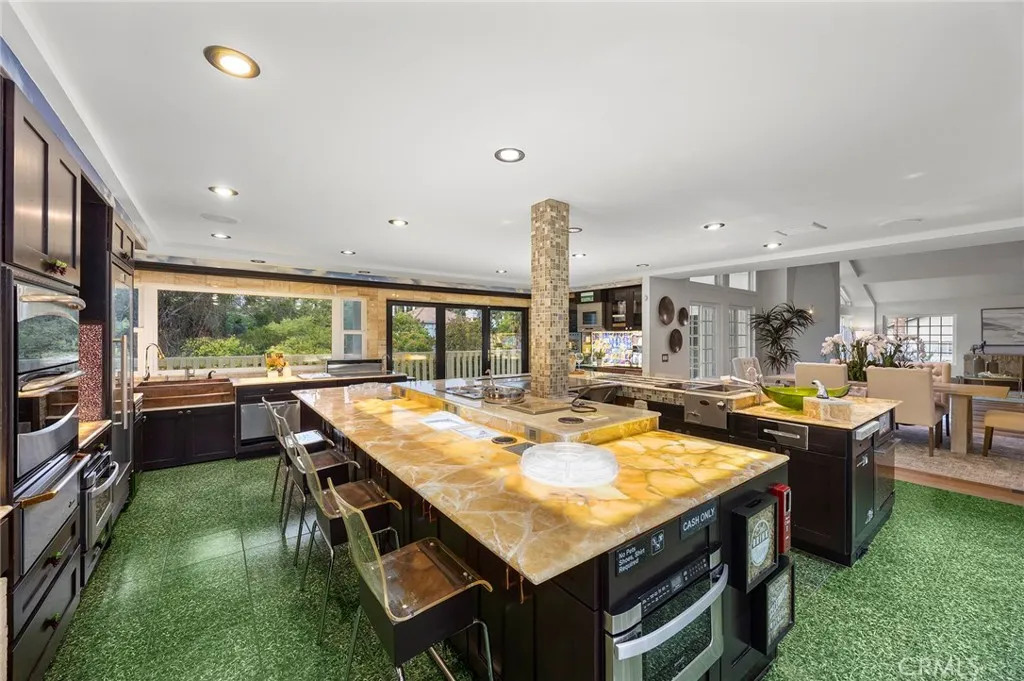 Anaheim Hills, California 92807, United States, 4 Bedrooms Bedrooms, ,4 BathroomsBathrooms,Residential,Active,244360