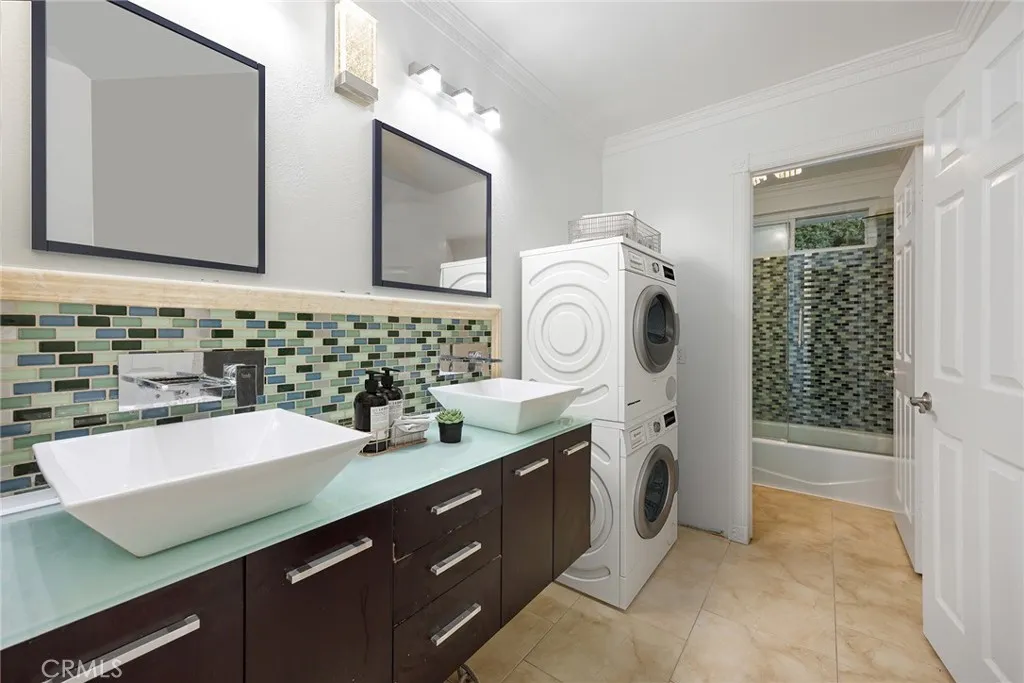 Anaheim Hills, California 92807, United States, 4 Bedrooms Bedrooms, ,4 BathroomsBathrooms,Residential,Active,244360