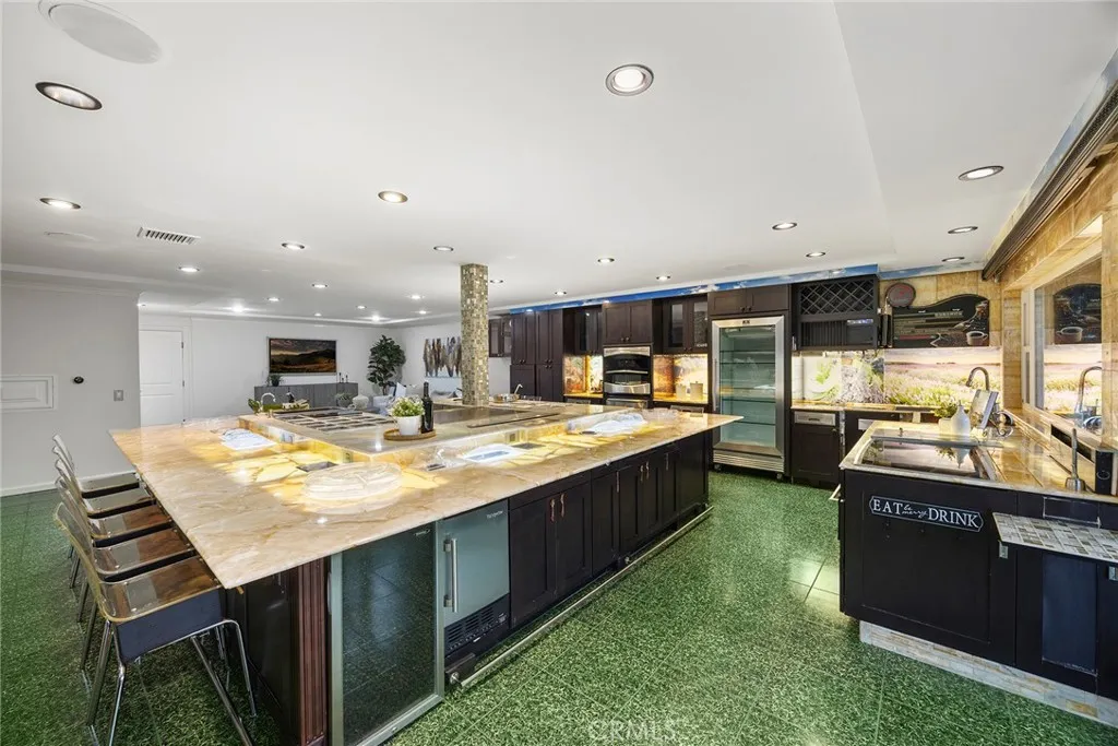 Anaheim Hills, California 92807, United States, 4 Bedrooms Bedrooms, ,4 BathroomsBathrooms,Residential,Active,244360