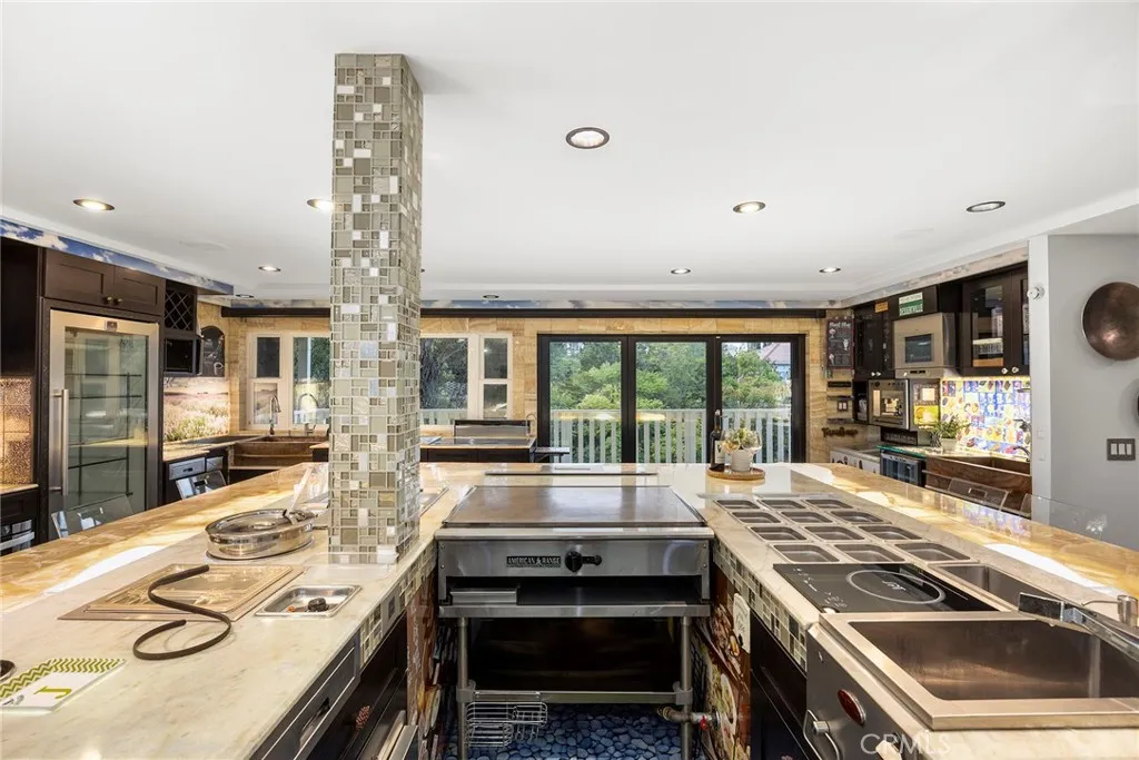 Anaheim Hills, California 92807, United States, 4 Bedrooms Bedrooms, ,4 BathroomsBathrooms,Residential,Active,244360