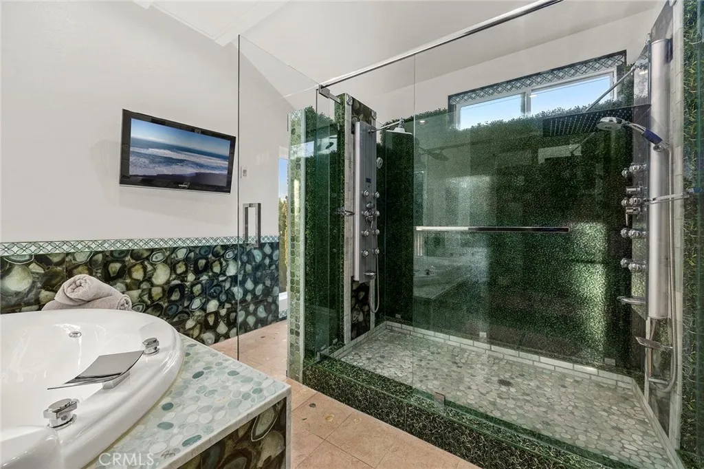 Anaheim Hills, California 92807, United States, 4 Bedrooms Bedrooms, ,4 BathroomsBathrooms,Residential,Active,244360