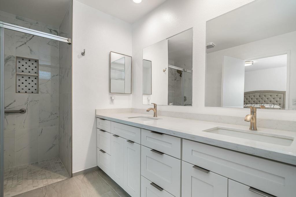 Sunrise C.C. - Residential