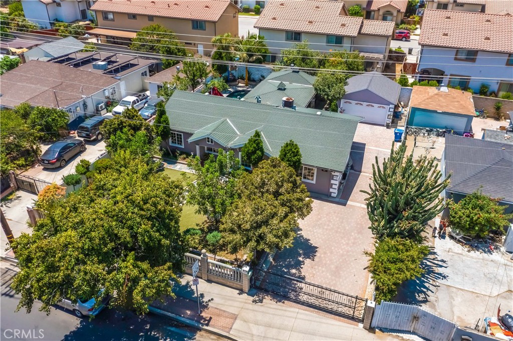 move in condition property with a Pool close to major areas of interest UCLA West Medical Center, Malls , Super Markets and much more, a must see to appreciate what the property offer. The addition 4th bedroom was an addition that includes full bathroom and an office space that can be use as a fifth bedrooms is need or this area can be used mother in laws since its has a separate exit. The garage is detach for an excellent JR ADU for additional Income.