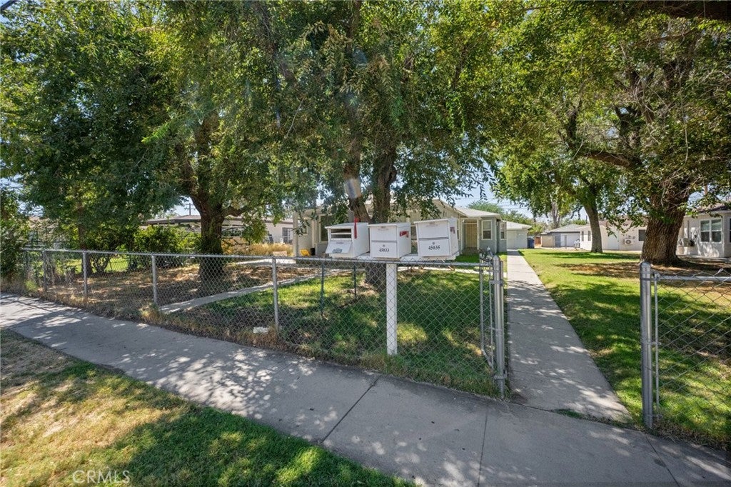 45031 10th Street W