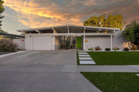 Photo of 1630 Andalusia Way, San Jose, CA 95125 (MLS # ML82041894)