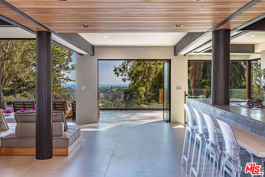 1509 Amalfi Drive
