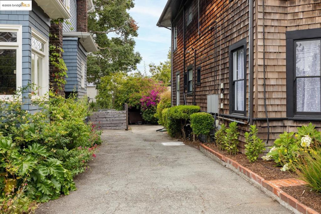 ELMWOOD - Residential
