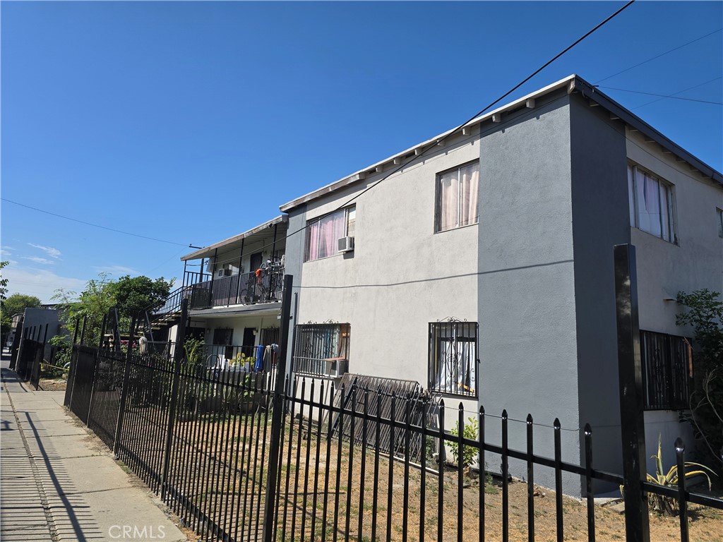 11104 Klingerman Street