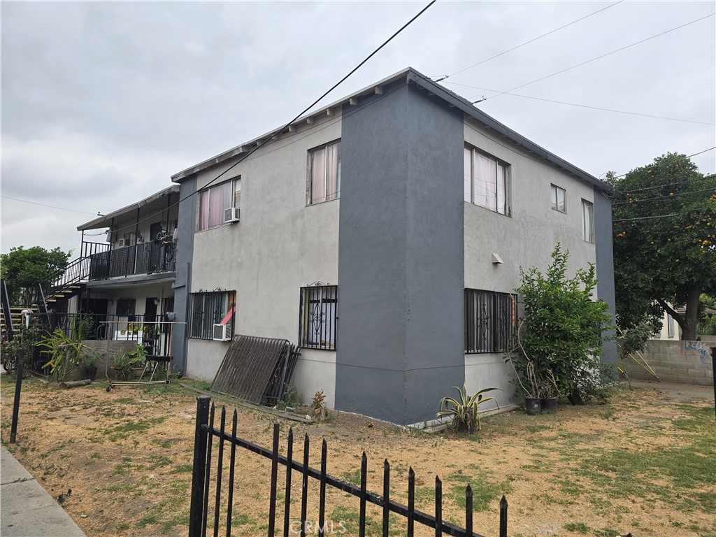 Location, Location, Location! Investment Opportunity in El Monte. No Rent Control. The 5-plexus unit is a fully operated income property. All units have 2 bedrooms, 1 bathroom, 5 separate electric & gas meters, 1 common water meter, a wrapped-around side yard, and 5 carport spaces! Currently fully occupied with great long term tenants!! Investors have the flexibility to strategically raise rents, enhance unit interiors, or add modern amenities to significantly increase returns. Located close to Garvey Ave & Tyler Ave, it is easy to access 10 FWY and to all surrounding cities. This is a great investment property that is not to be missed!
A potential ADU can build on top of the Car port for additional income.