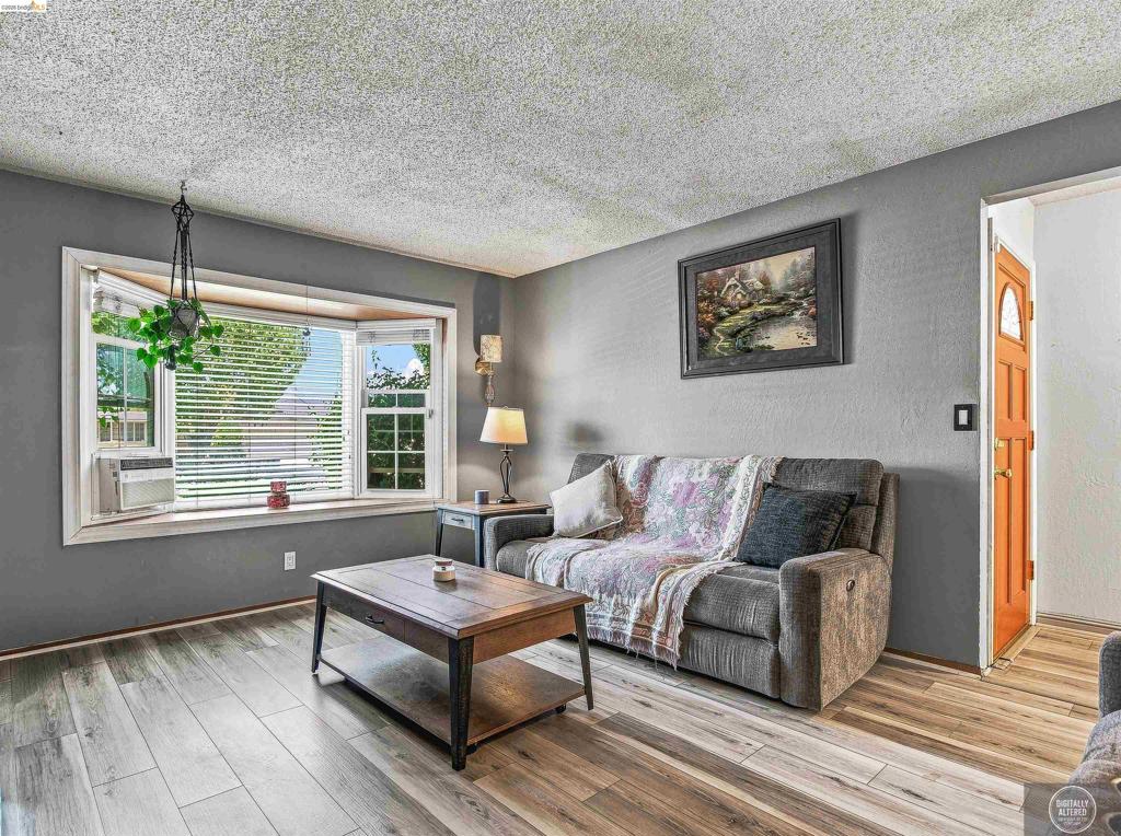 2842 Akino Ct