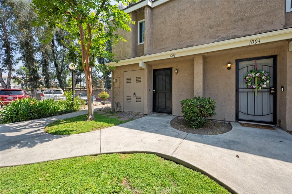 Welcome to your modern, charming, Loft style End-unit condo in Mountain View Gated Community. This 2-story gem features a living room with fireplace, a breakfast nook area and an outdoor patio area with storage closet. The open & airy 2nd floor and the modern staircase & steps are a perfect compliment to the loft-style 1 bedroom, 1 bathroom primary suite. New ceiling fan, fresh paint and well-maintained community with plenty of trees and a pool & spa! Refrigerator, washer and dryer included. HOA dues include Water & Trash utilities! Great location near the 10 and 60 freeways, and minutes from the New Ontario Dodgers Stadium and New Ontario Great Park!