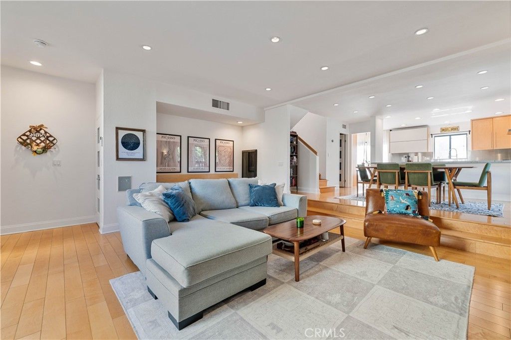 Photo of 4222 Troost Avenue #21, Studio City, CA 91604 (MLS # SR25281777)