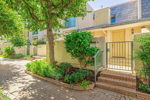 Photo of 22239 1/4 Erwin Street, Woodland Hills, CA 91367 (MLS # V1-32942)