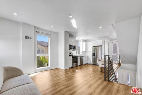 Photo of 4525 St Elmo Drive #4523 1/2, Los Angeles, CA 90019 (MLS # 25627125)