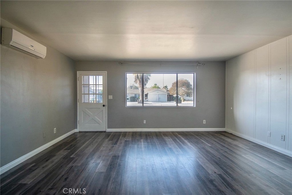 1101 Val Verde