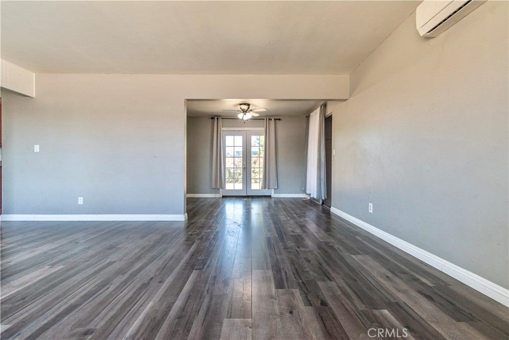 1101 Val Verde