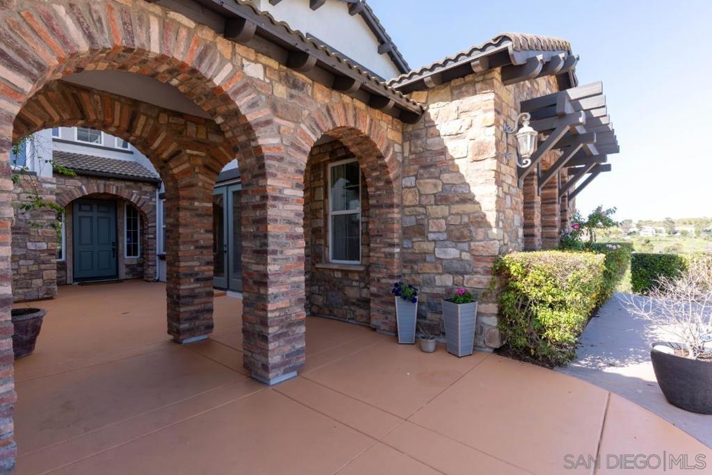 310 Highland Oaks
