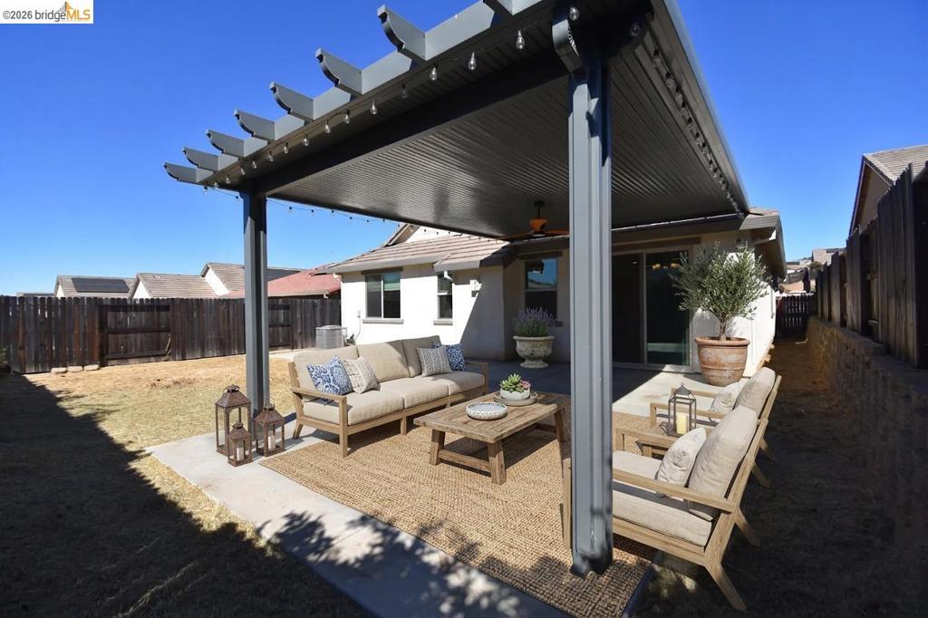 579 Honeysuckle Dr
