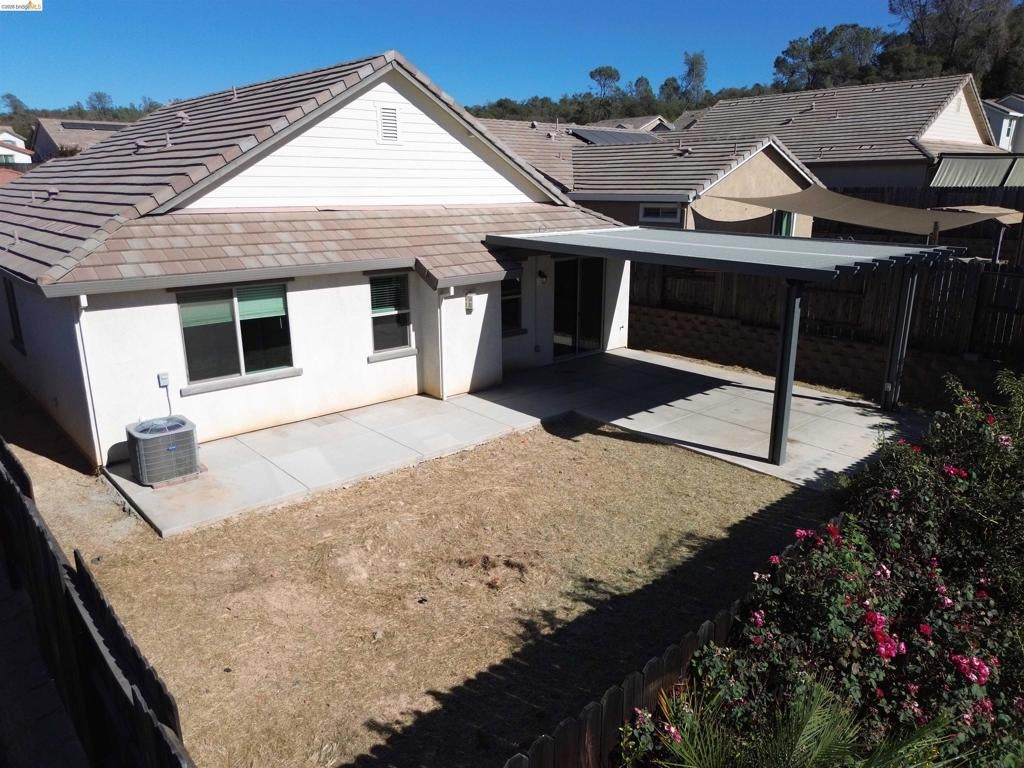 579 Honeysuckle Dr