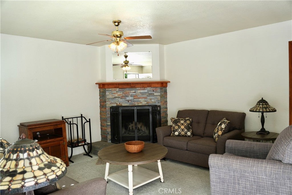 22911 Redwood