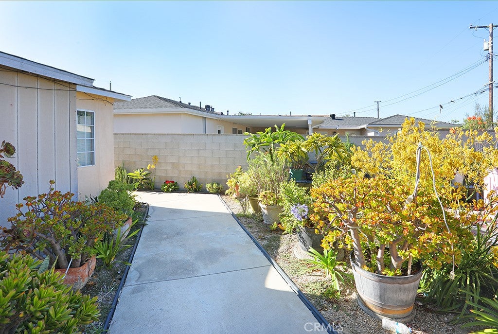 14902 Purdy ST, Midway City CA 92655