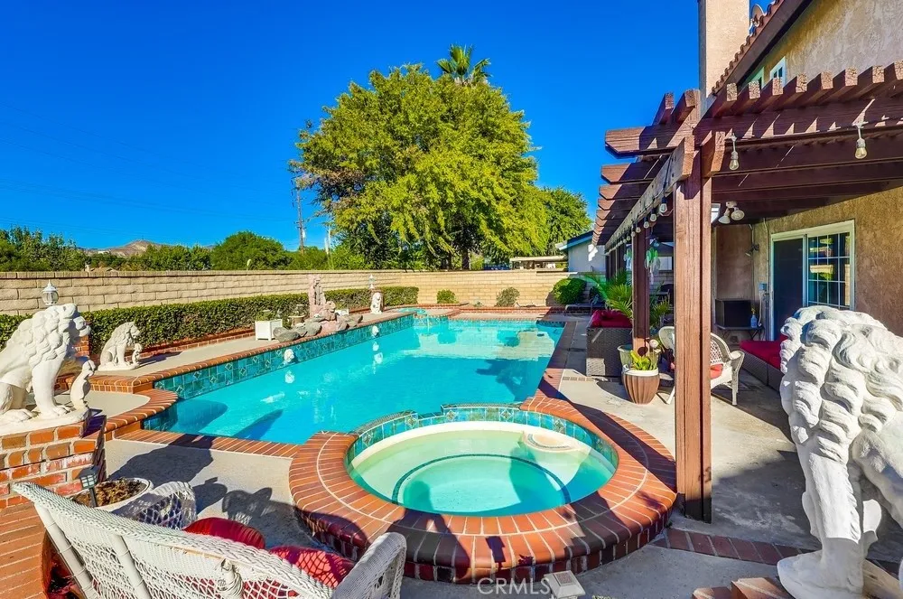 Saugus, California 91350, United States, 4 Bedrooms Bedrooms, ,3 BathroomsBathrooms,Residential,Active,244805