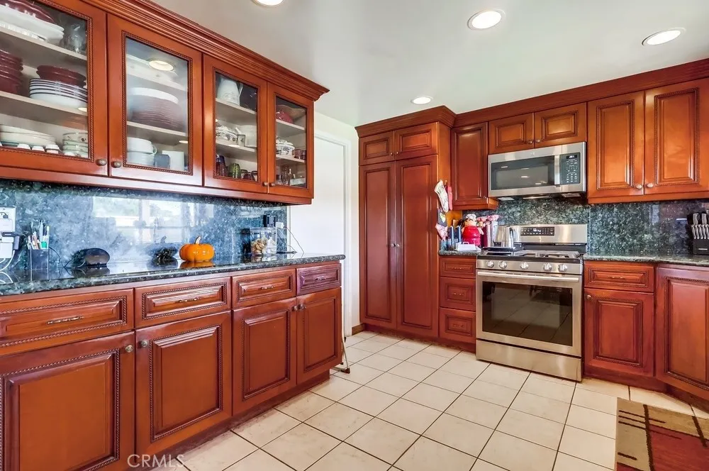 Saugus, California 91350, United States, 4 Bedrooms Bedrooms, ,3 BathroomsBathrooms,Residential,Active,244805