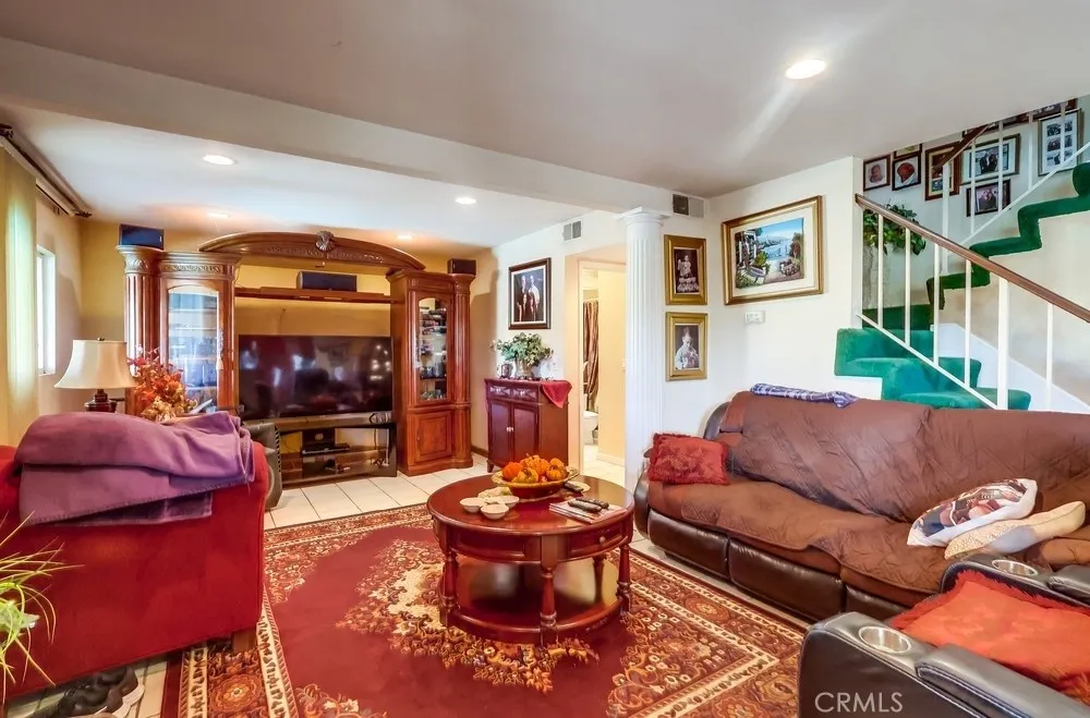 Saugus, California 91350, United States, 4 Bedrooms Bedrooms, ,3 BathroomsBathrooms,Residential,Active,244805