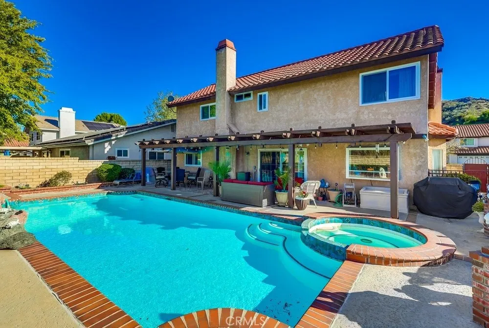 Saugus, California 91350, United States, 4 Bedrooms Bedrooms, ,3 BathroomsBathrooms,Residential,Active,244805