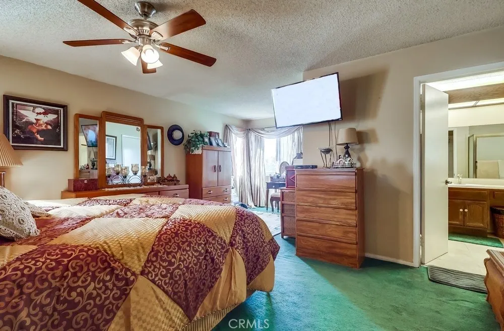 Saugus, California 91350, United States, 4 Bedrooms Bedrooms, ,3 BathroomsBathrooms,Residential,Active,244805