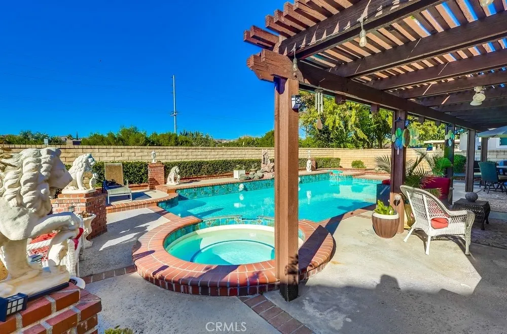 Saugus, California 91350, United States, 4 Bedrooms Bedrooms, ,3 BathroomsBathrooms,Residential,Active,244805