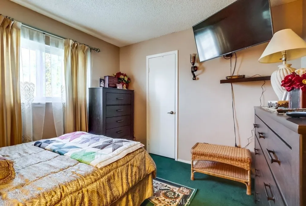 Saugus, California 91350, United States, 4 Bedrooms Bedrooms, ,3 BathroomsBathrooms,Residential,Active,244805