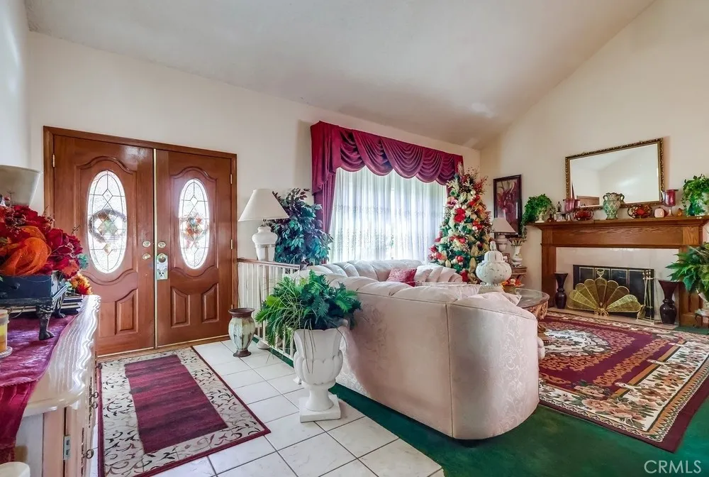 Saugus, California 91350, United States, 4 Bedrooms Bedrooms, ,3 BathroomsBathrooms,Residential,Active,244805