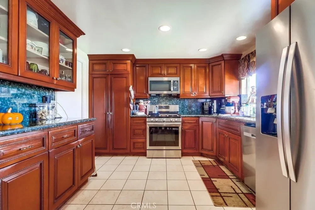 Saugus, California 91350, United States, 4 Bedrooms Bedrooms, ,3 BathroomsBathrooms,Residential,Active,244805