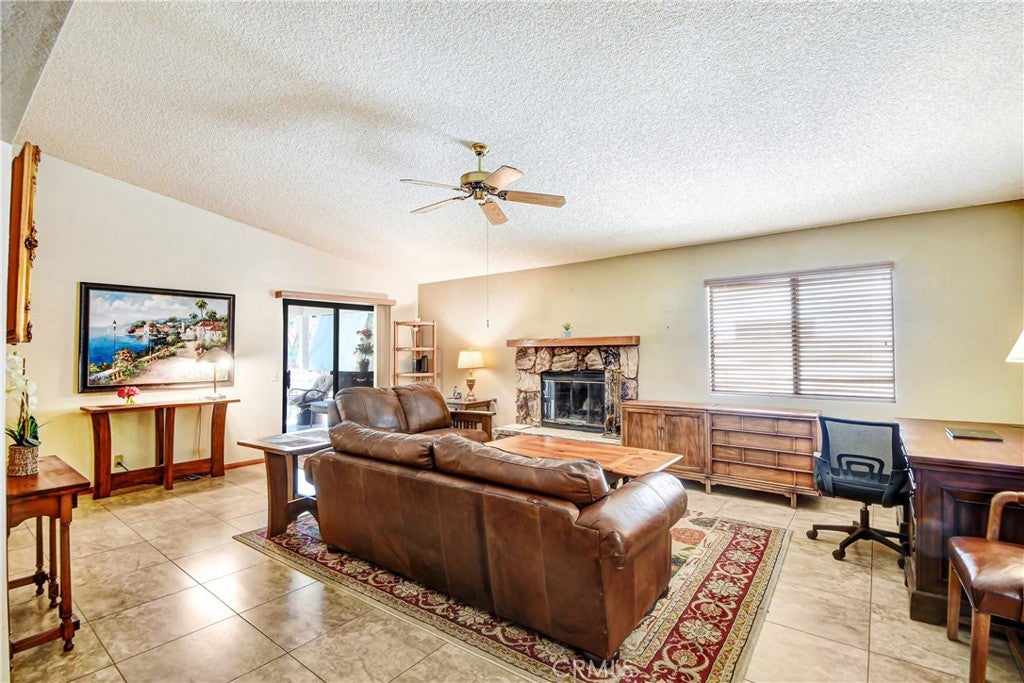 3871 Roxbury Drive