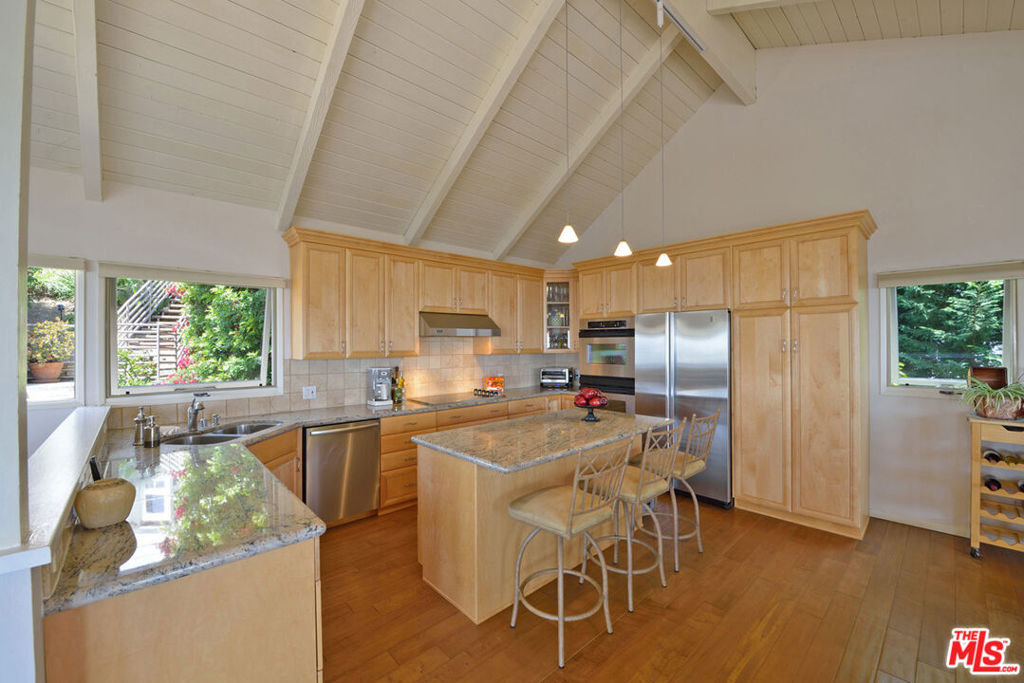 2965 Seabreeze Drive