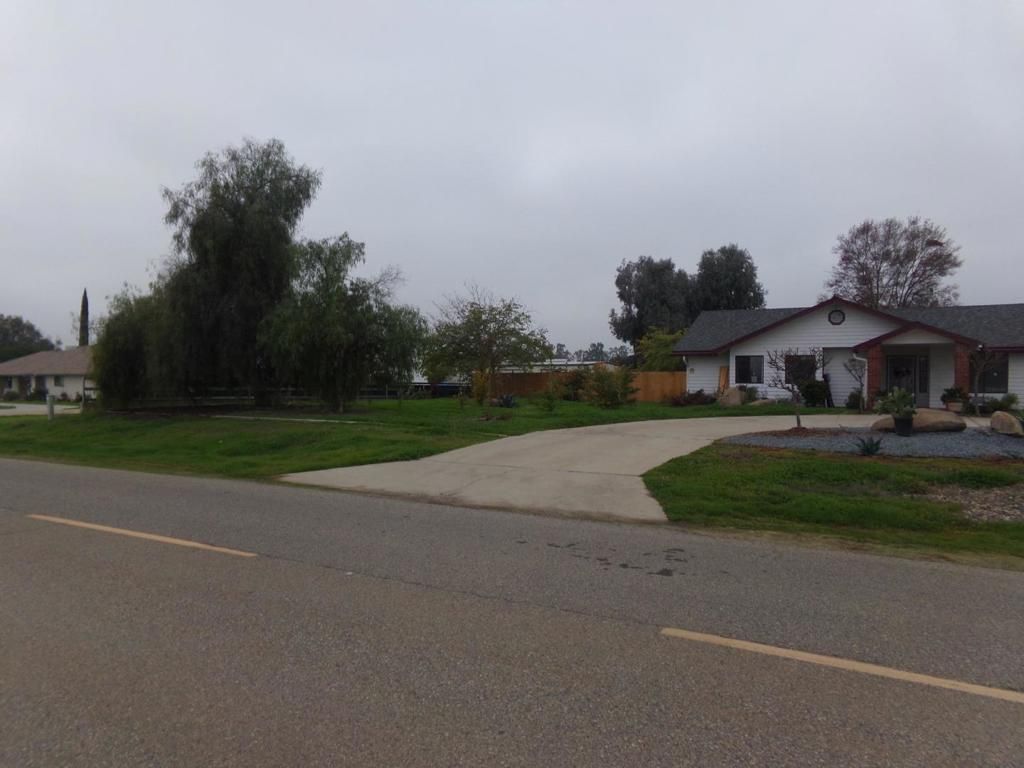 Photo of 19650 Road 31, Madera, CA 93638 (MLS # ML82029743)