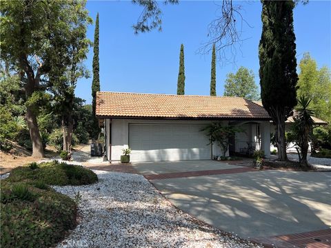 Photo of 12839 Mclennan Avenue, Granada Hills, CA 91344 (MLS # SR26100816)