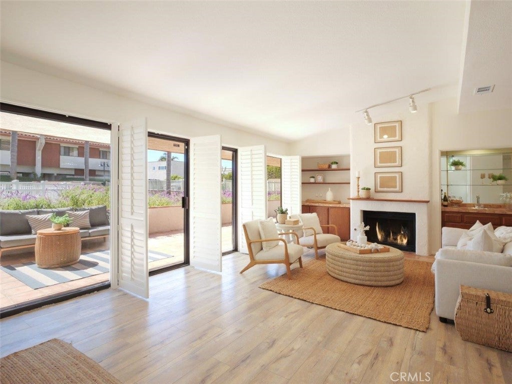 2121 W 25th 3