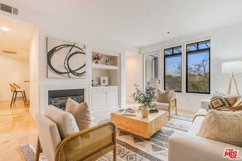 Photo of 5625 W Crescent Park Park #335, Playa Vista, CA 90094 (MLS # 26650815)