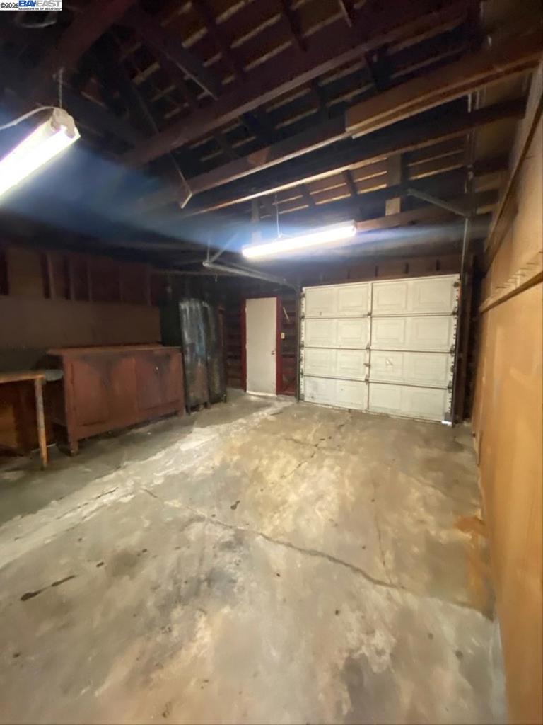 WEST MANOR - Residential