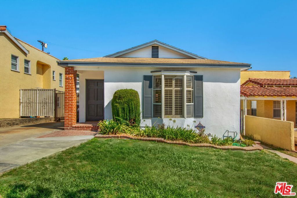 Photo of 4215 W 58th Place, Los Angeles, CA 90043 (MLS # 26739397)